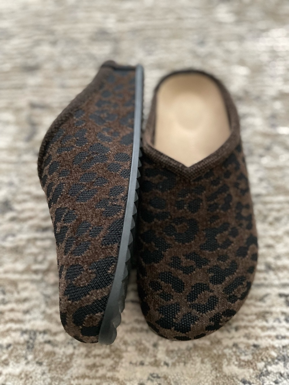 Rothy's The Casual Clog Plush Revelvet in Cheetah / Leopard Size 10 Brown